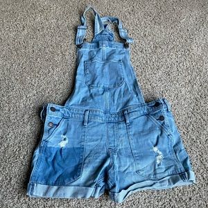 Hollister light wash denim overalls shorts in size small